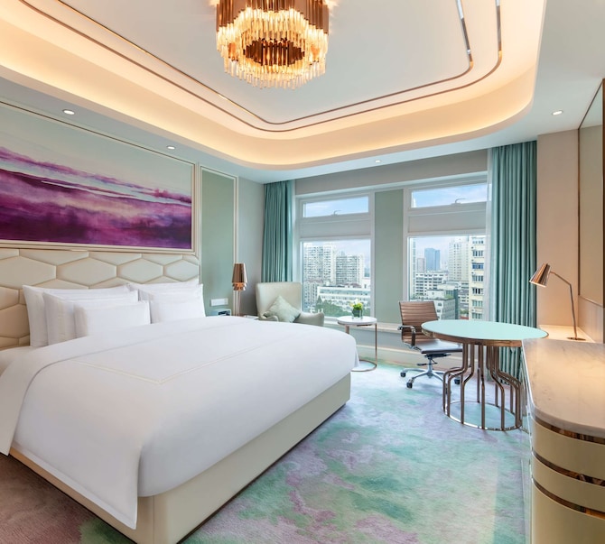 Radisson Collection Hotel, Xing Guo Shanghai - Bedroom